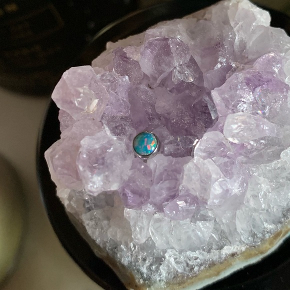 Assorted Anatometal 16g Opal and gem cabochon internally threaded titanium ends - Picture 5 of 11